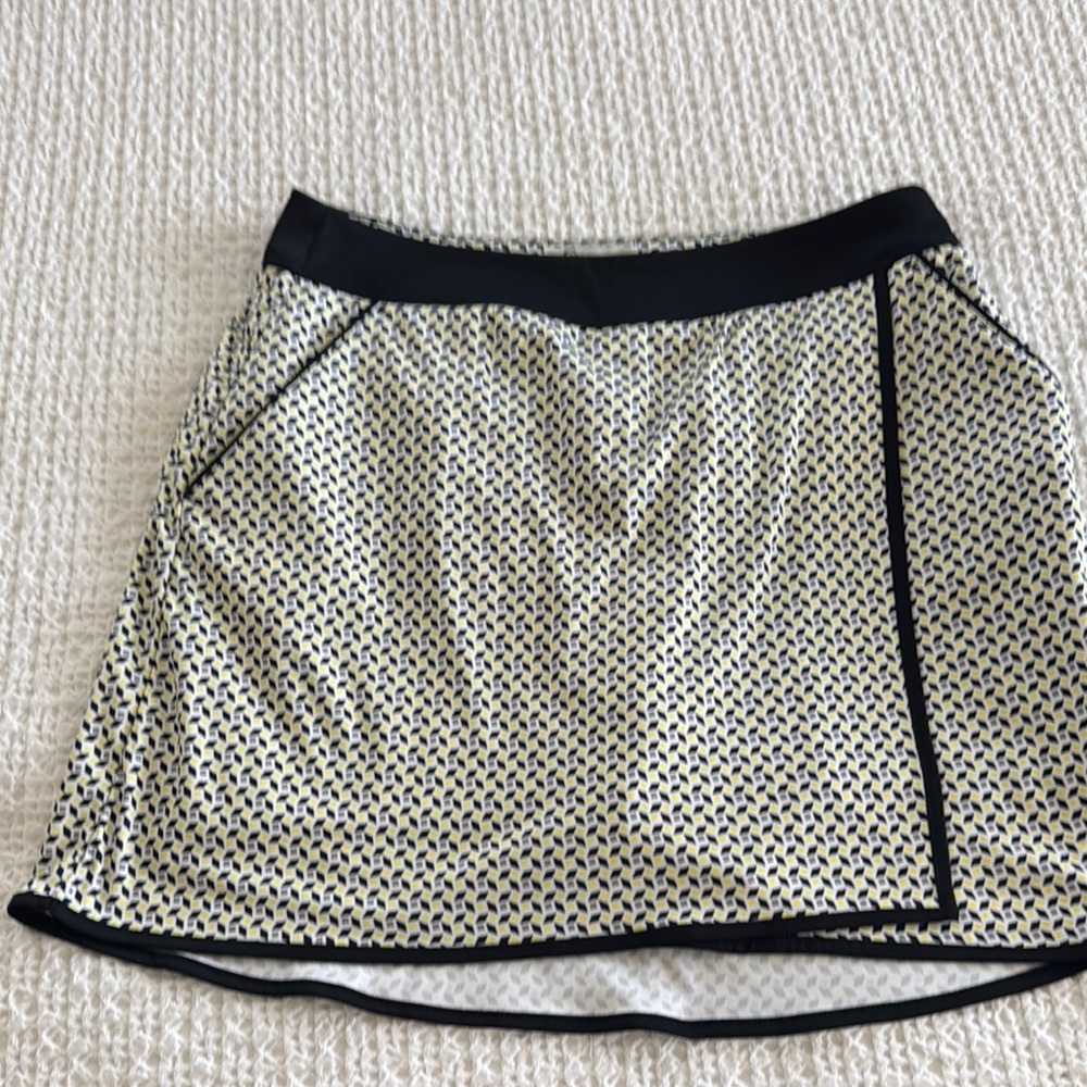 Greg Norman Collection Black and White Asymmetrical Skater Skorts